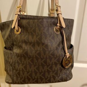 Micheal Kors Purse